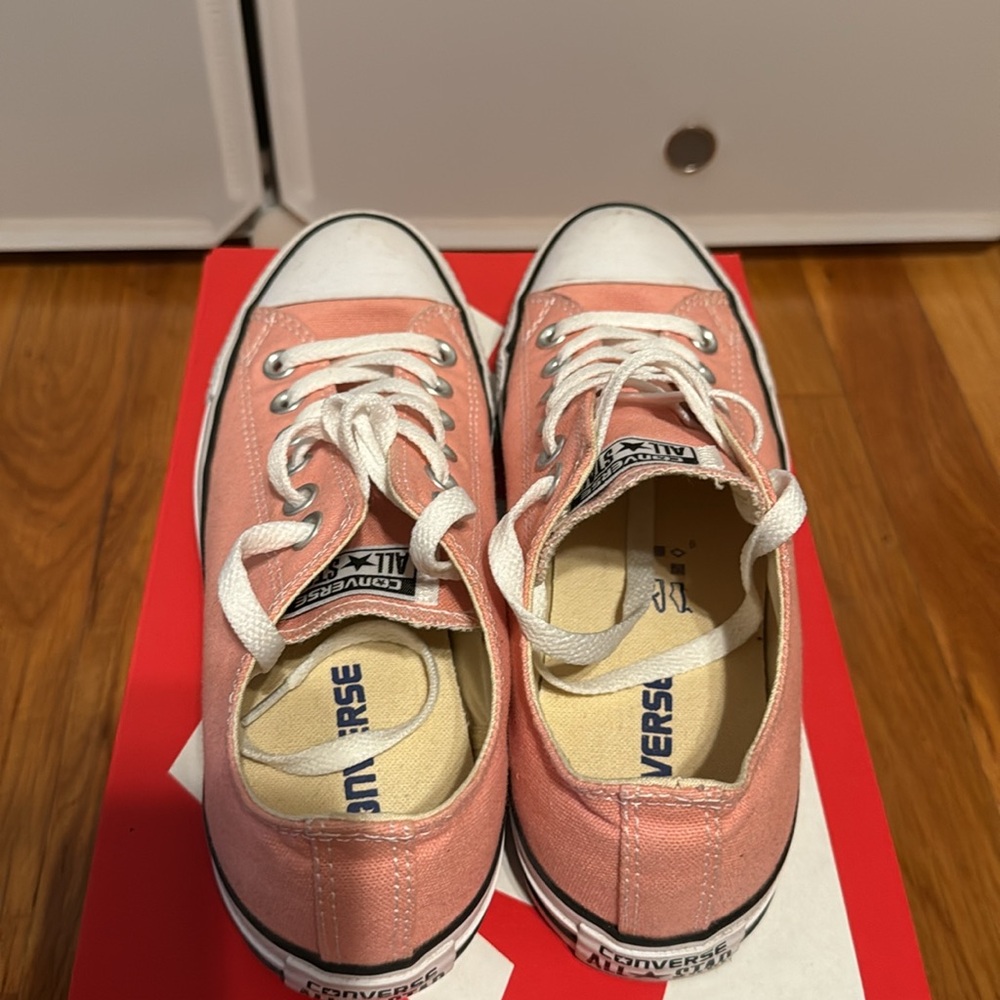 Pink converse - Picture 3 of 5